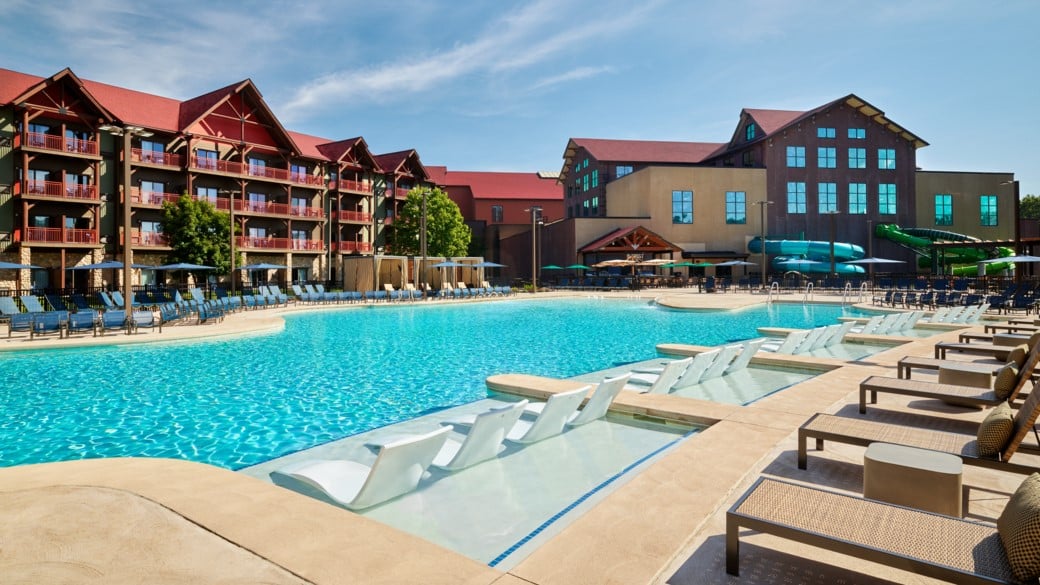 outdoor pool in Poconos