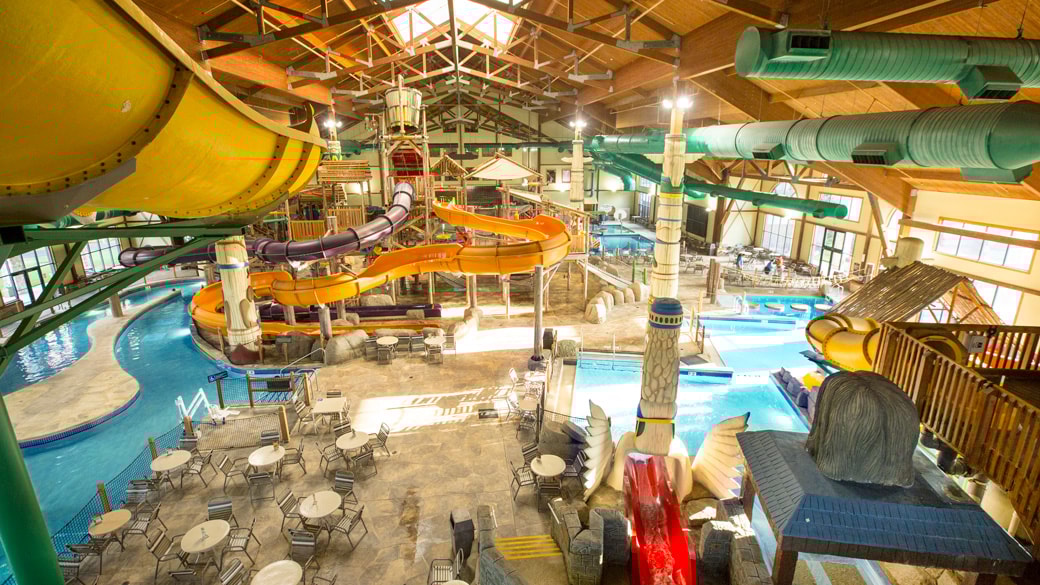 Outdoor pool at Great Wolf Lodge sandusky