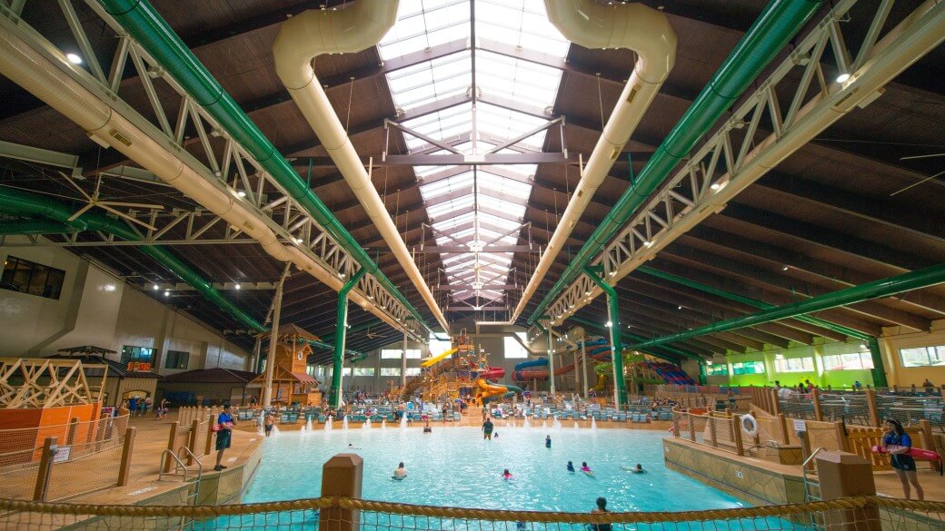 Outdoor pool at Great Wolf Lodge SoCal