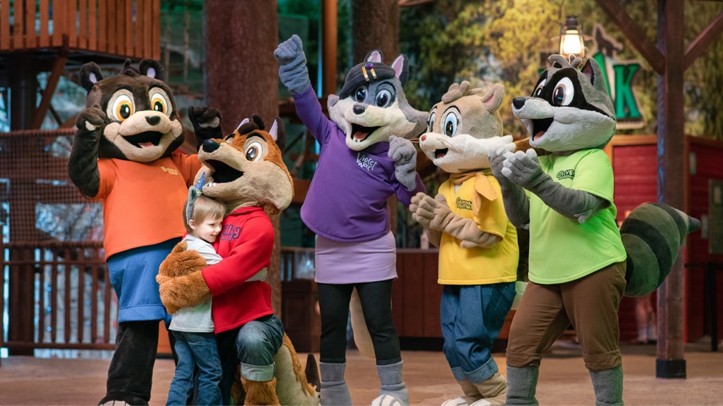 New Great Wolf Characters greeting a little boy