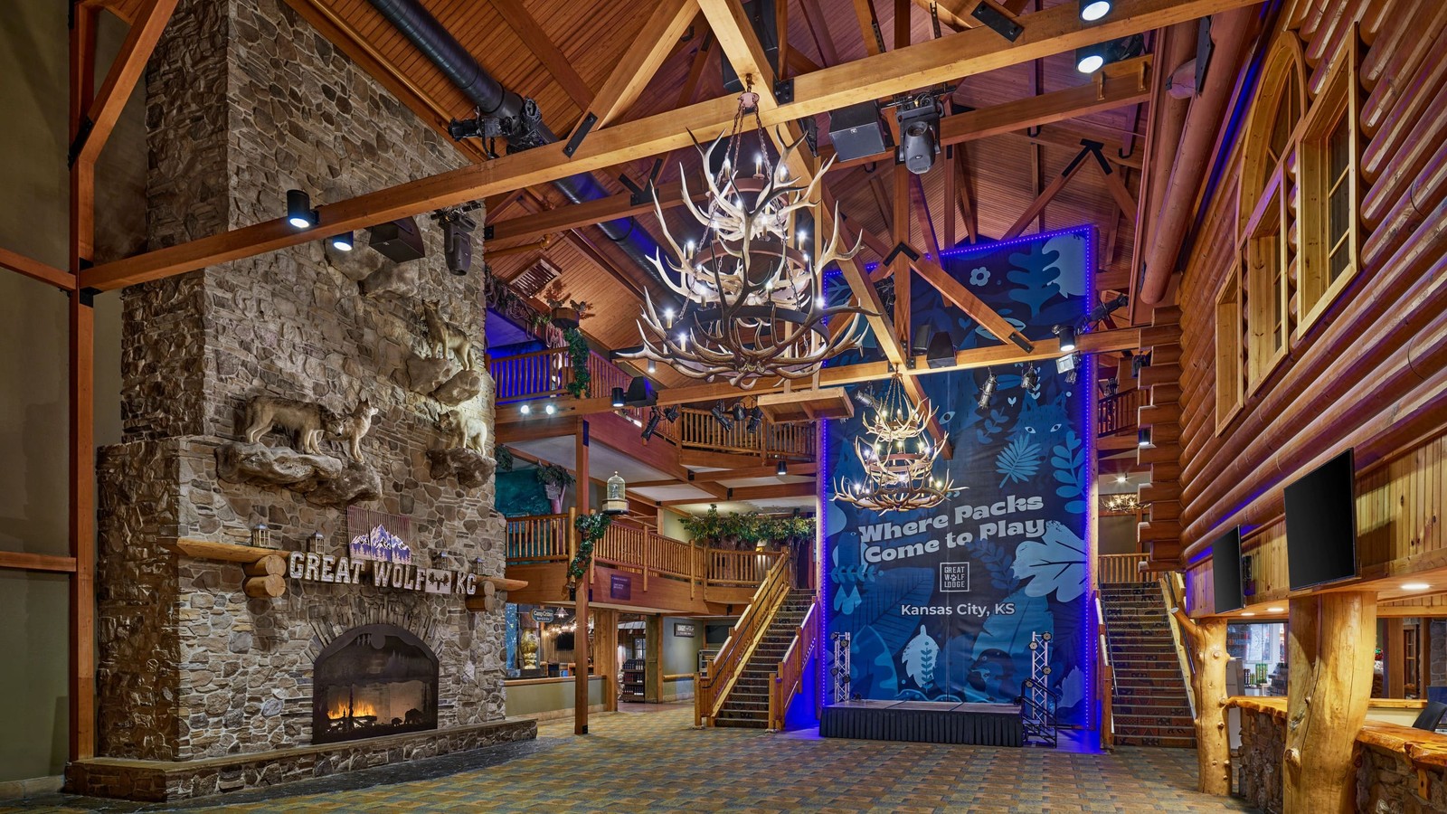 Lobby at Great Wolf Lodge KC