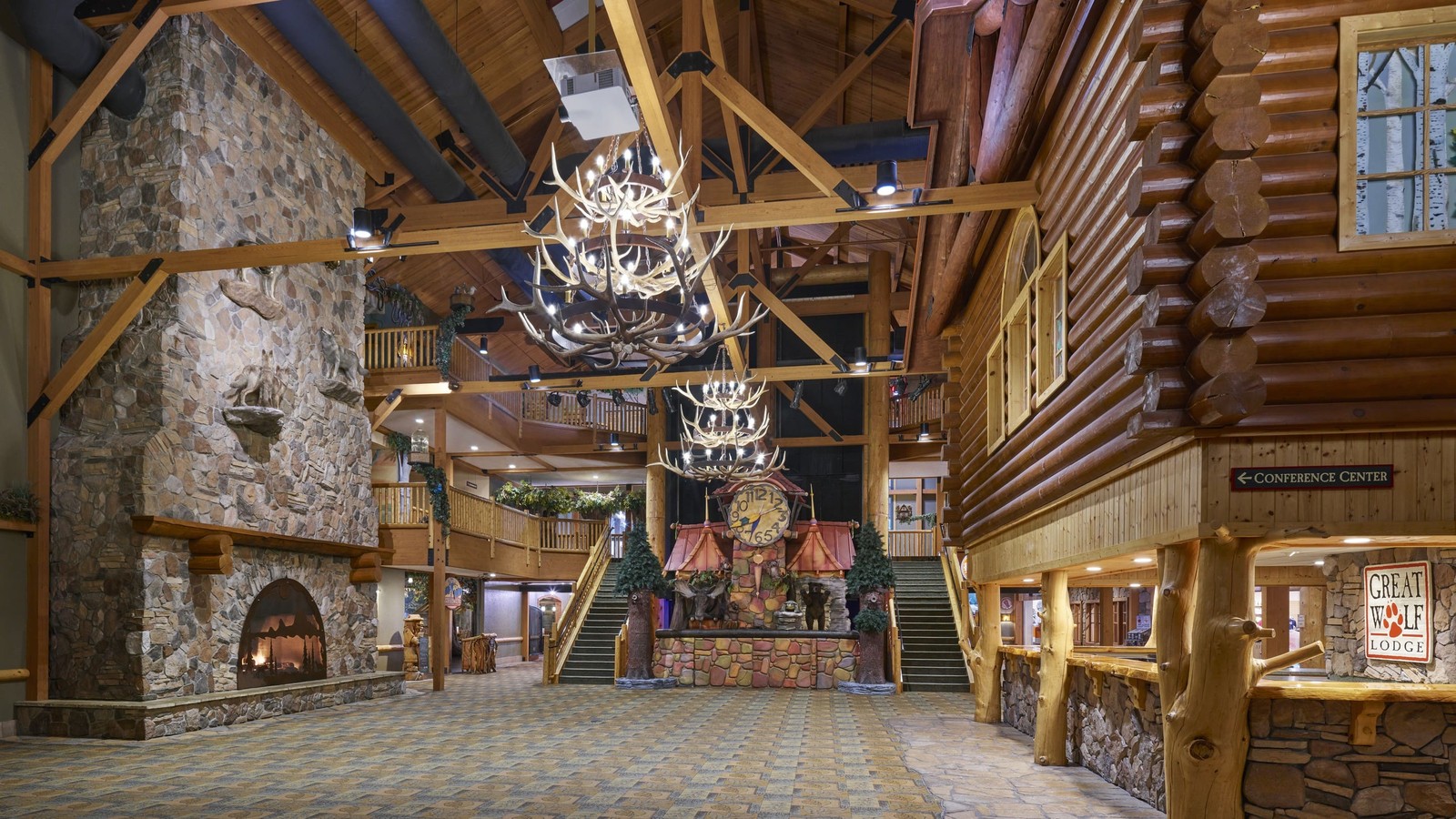 entrance of Great Wolf Lodge Traverse City