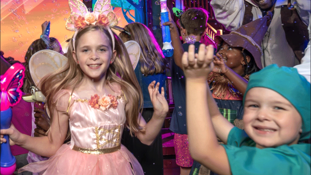 animation of kids enjoying halloween at great wolf lodge
