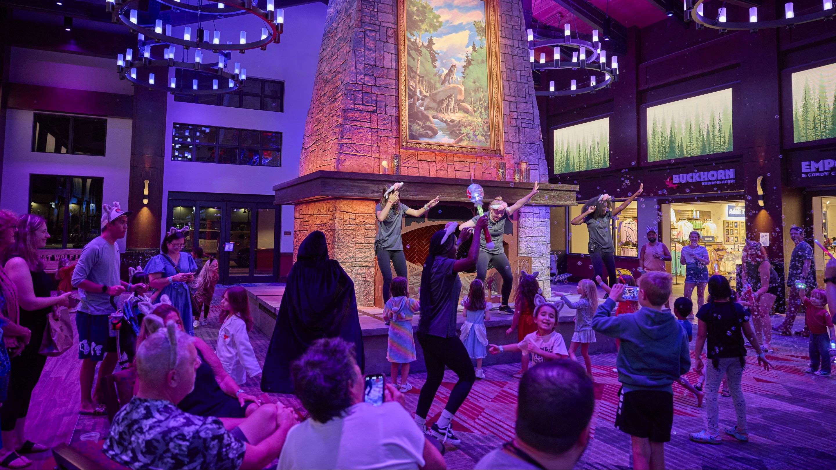 Family Dance Party | Great Wolf Lodge Sandusky, OH
