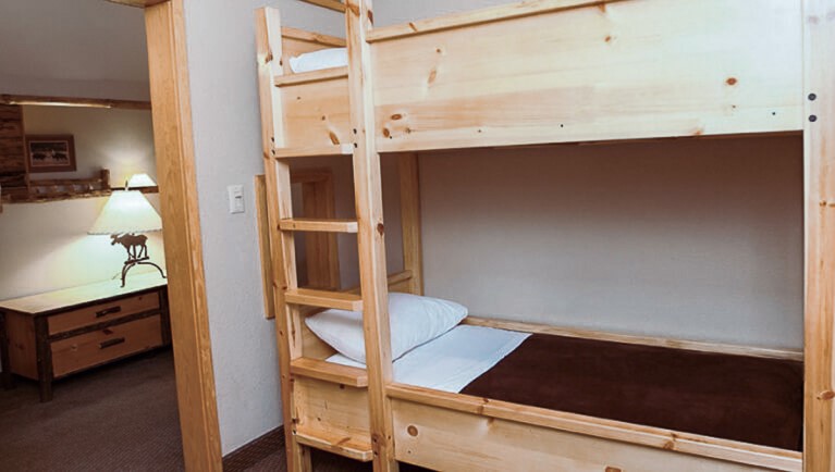 The bunk beds in the cabin in the KidCabin Suite
