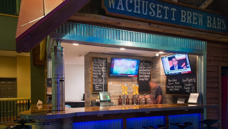 The exterior of Wachusett Brew Barn 
