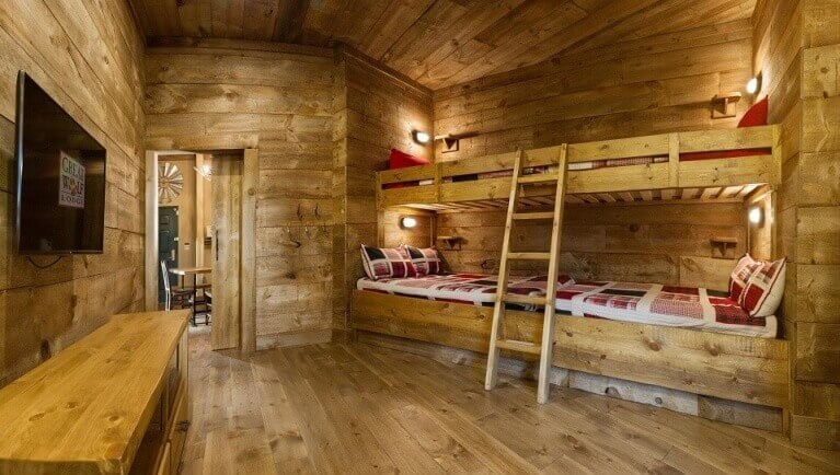 The bunk beds in the Accessible Woodland Bunk Suite