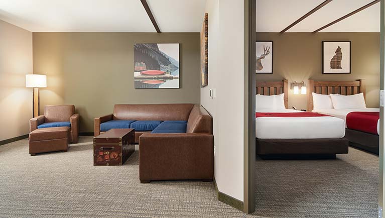 The living area in the accessible Grizzly Bear Suite