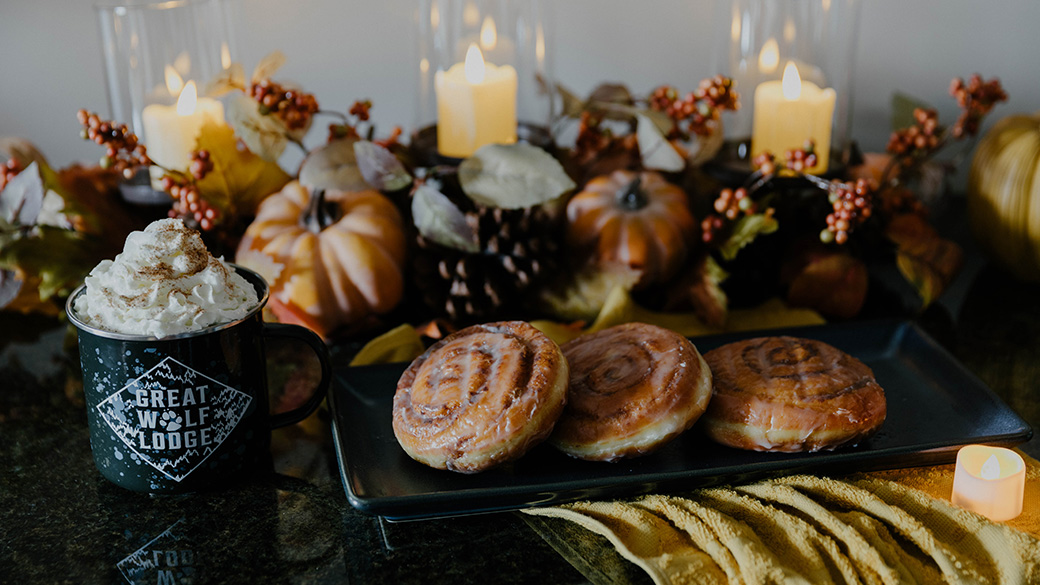 Pumpkin spice suite cinnamon rolls bun detail