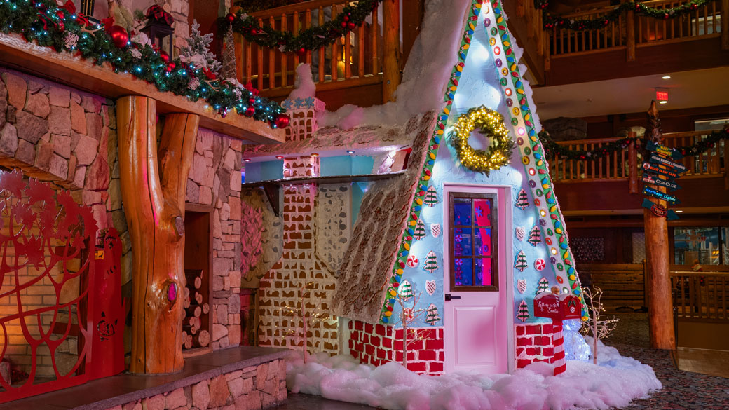 lifesize gingerbread house at great wolf lodge