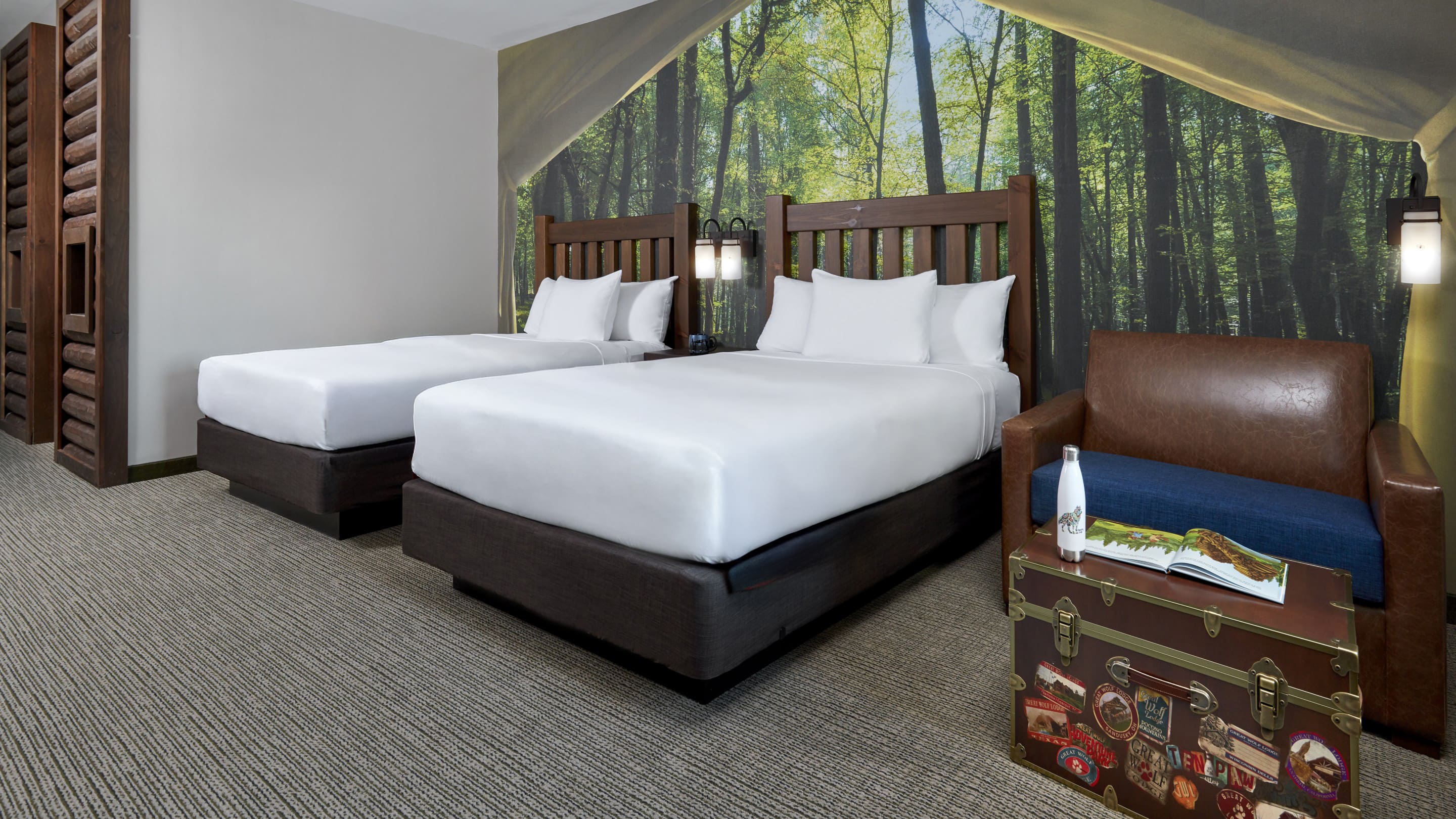 Inside the cabin in the Junior Cabin Suite