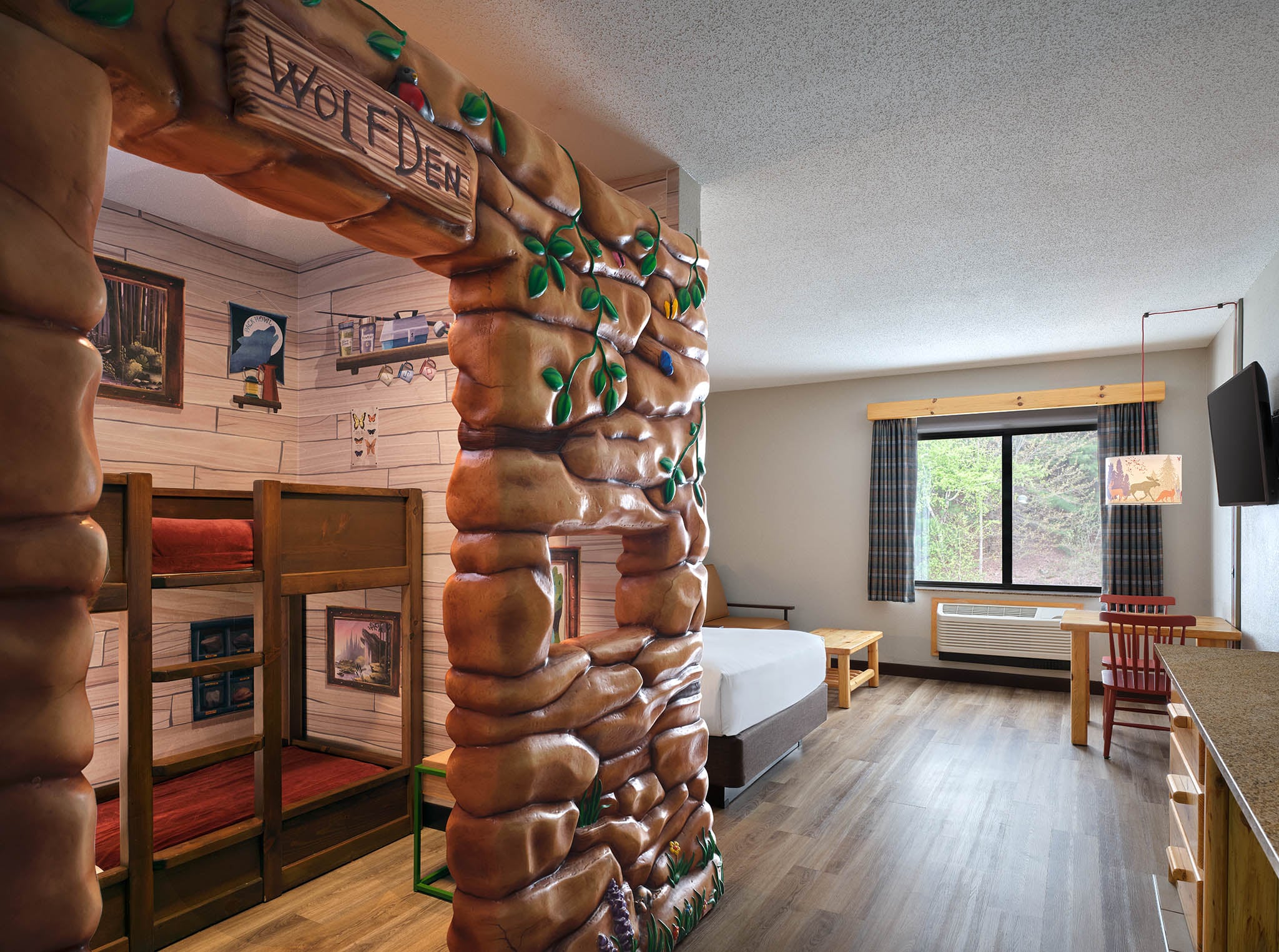 Themed Wolf Pup Den Suite | MA Resort | Great Wolf Lodge