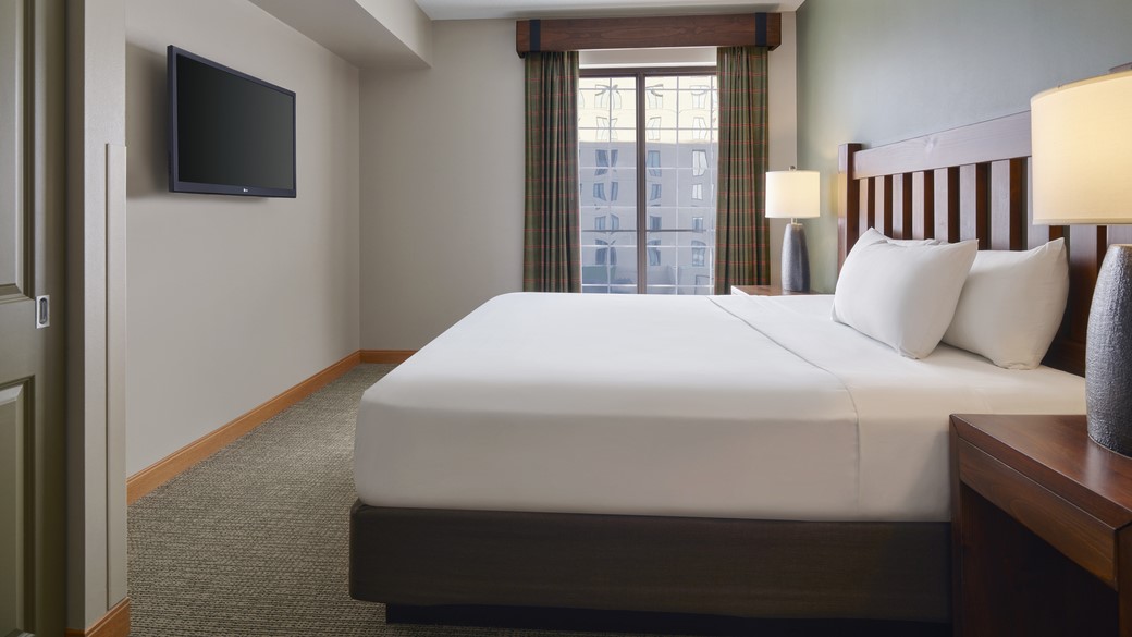 The Northwoods Suite (Balcony/Patio)