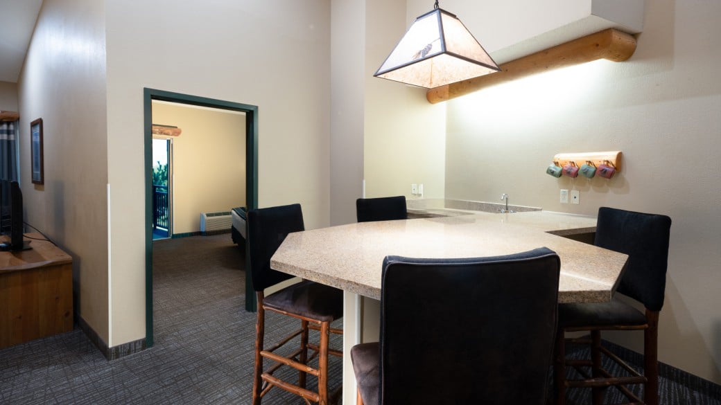 Table and chairs at Majestic Bear Suite
