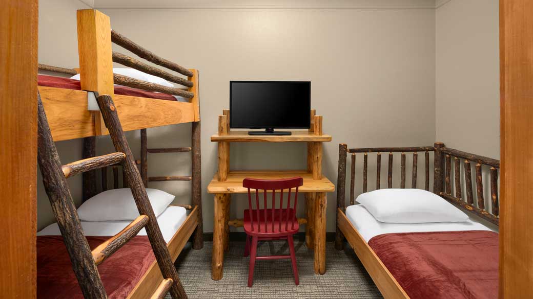 Bunk beds in kid cabin suite