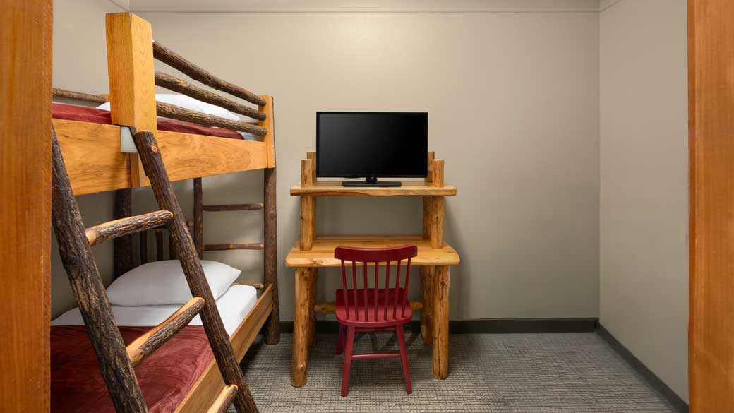 Bunk beds in kid cabin suite