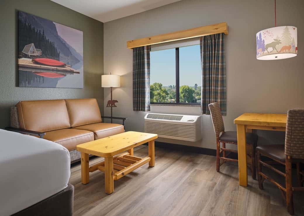 Sitting area in the Grand Bear Suite