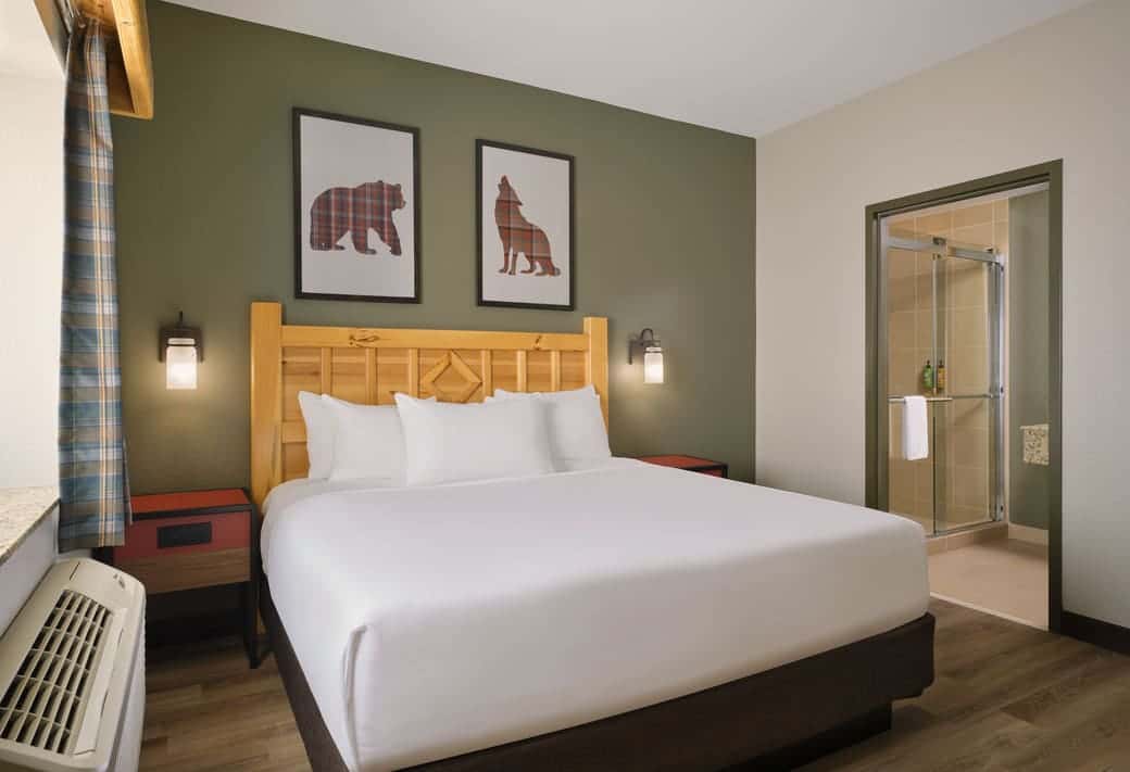 The King bed in the Grizzly Bear Suite