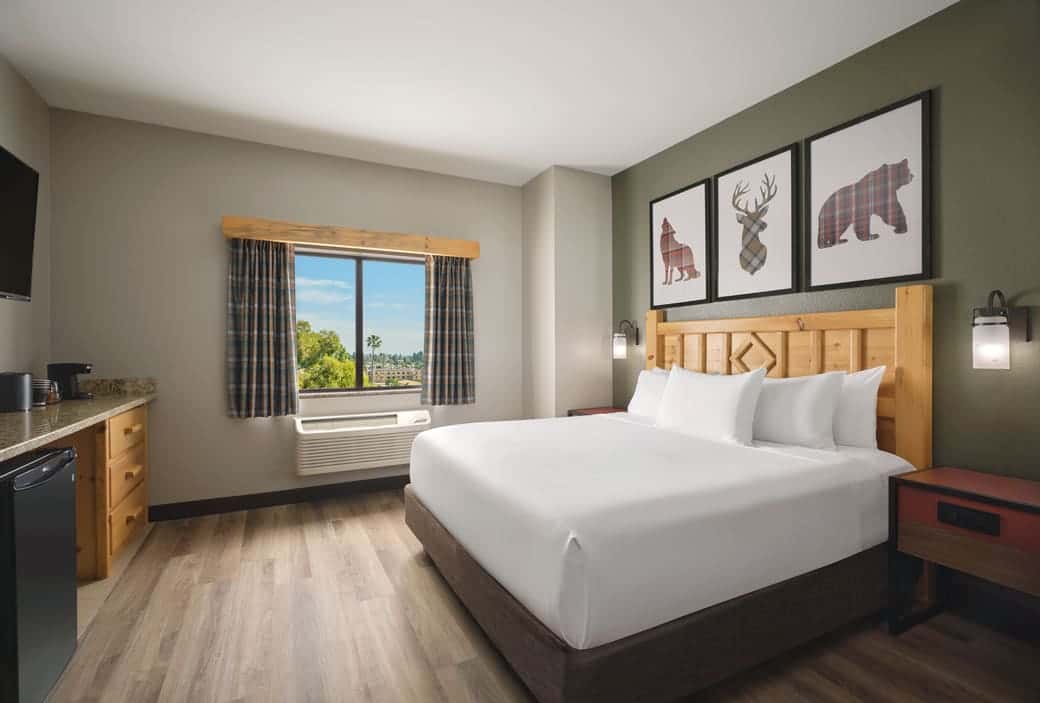 The king bed in the Accessible Great Bear King Suite