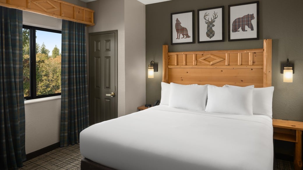 The second bedroom in Timber Wolf Condo