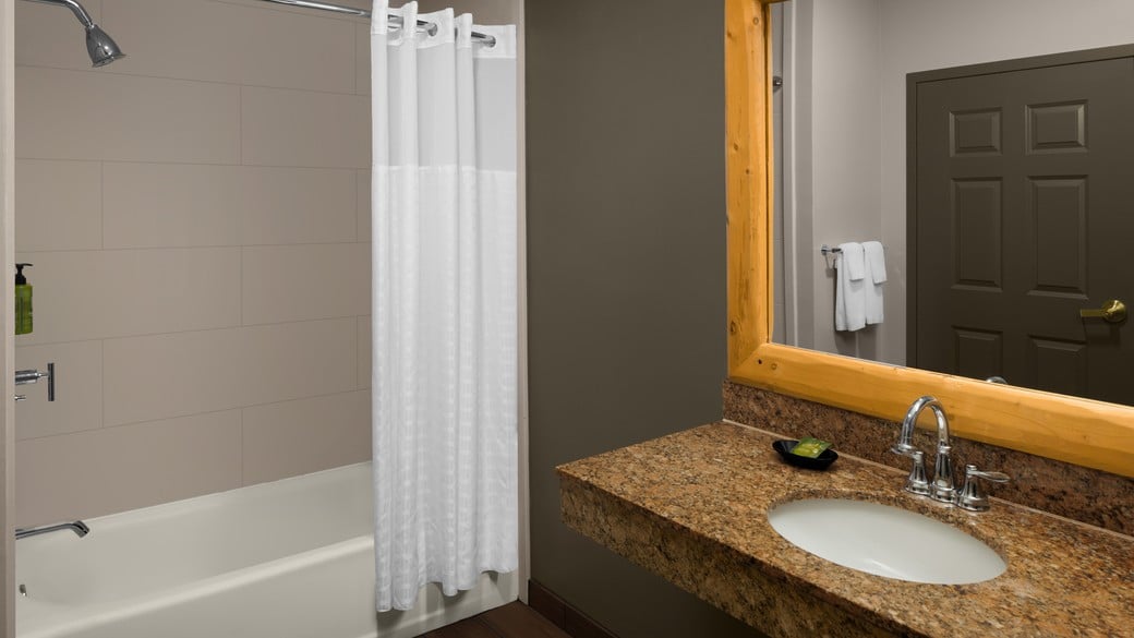 The bathroom in the Lone Wolf Fireplace Suite