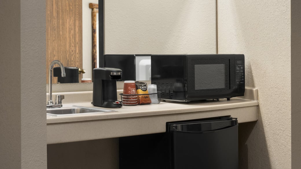 The amenities in the Family Fireplace Suite