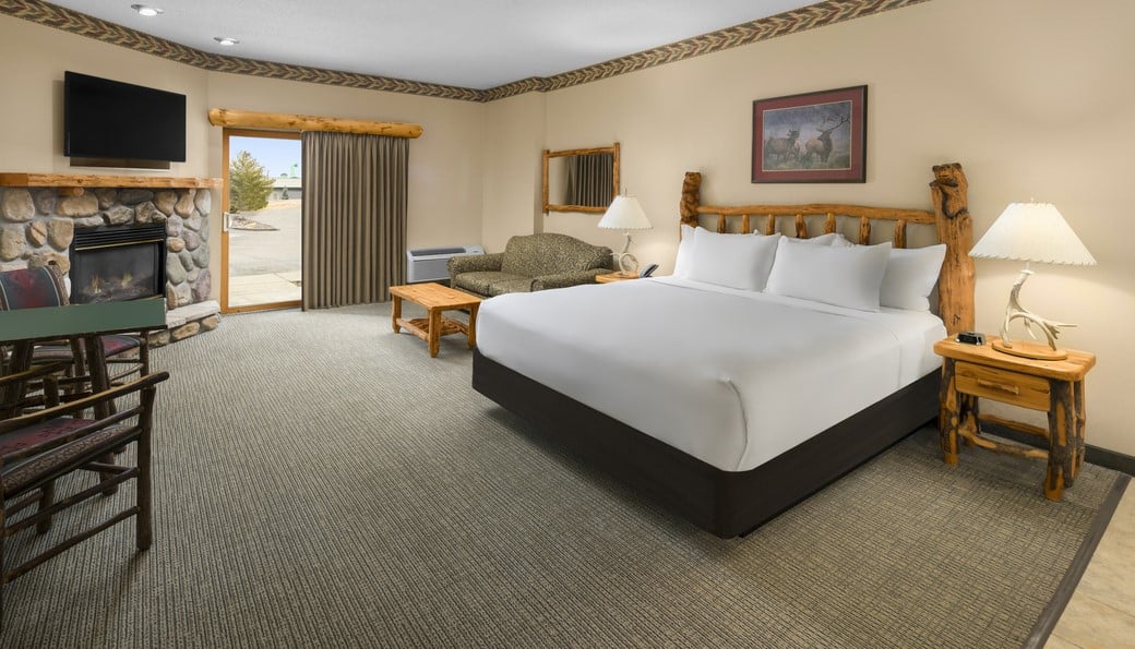 The Whirlpool Fireplace Suite