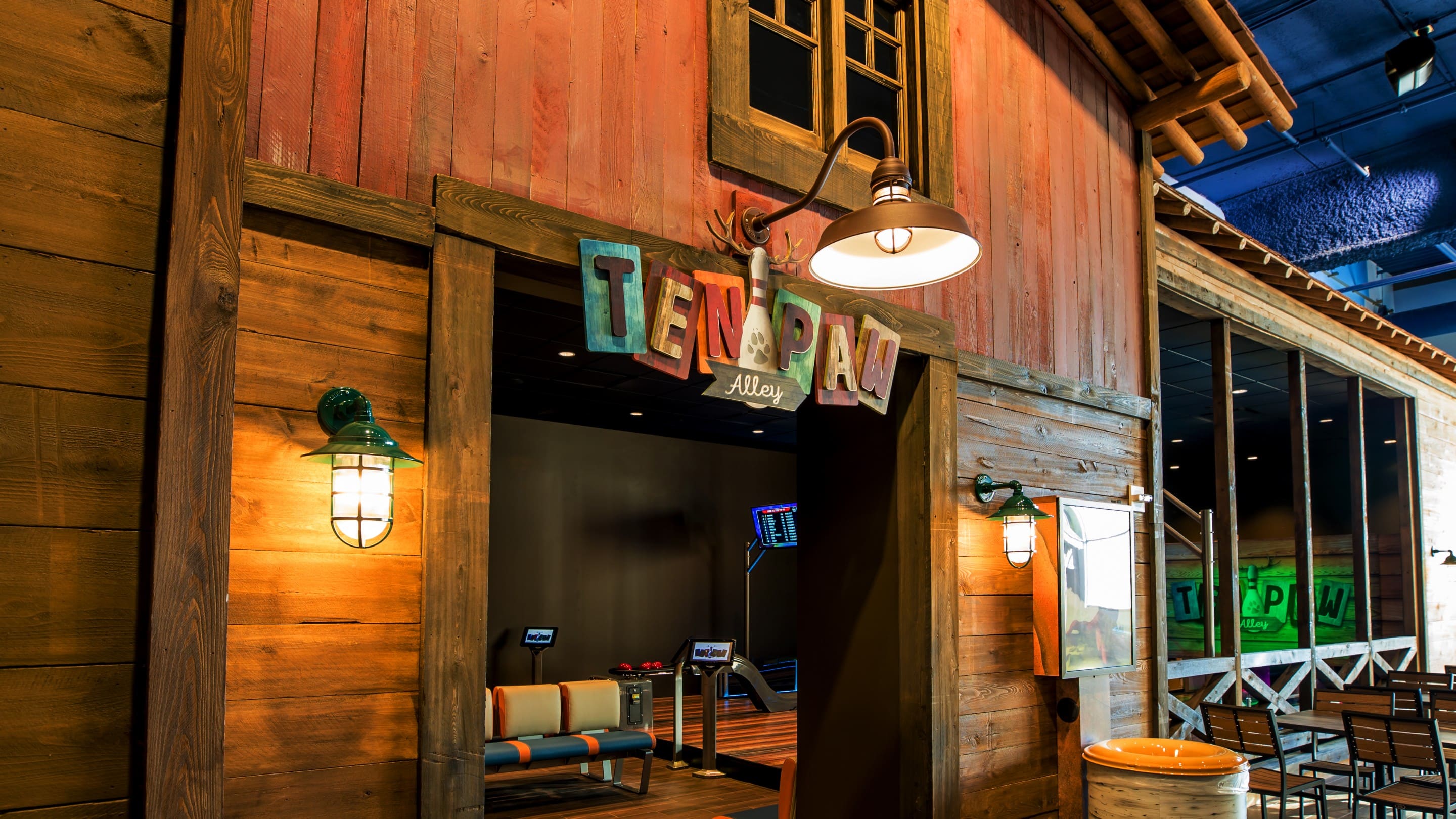 Entrance to the Ten Paw Alley