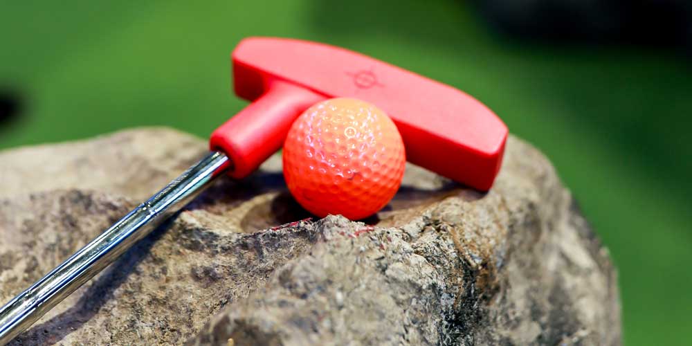 Howl in One Mini Golf | Attractions | Great Wolf Lodge Houston