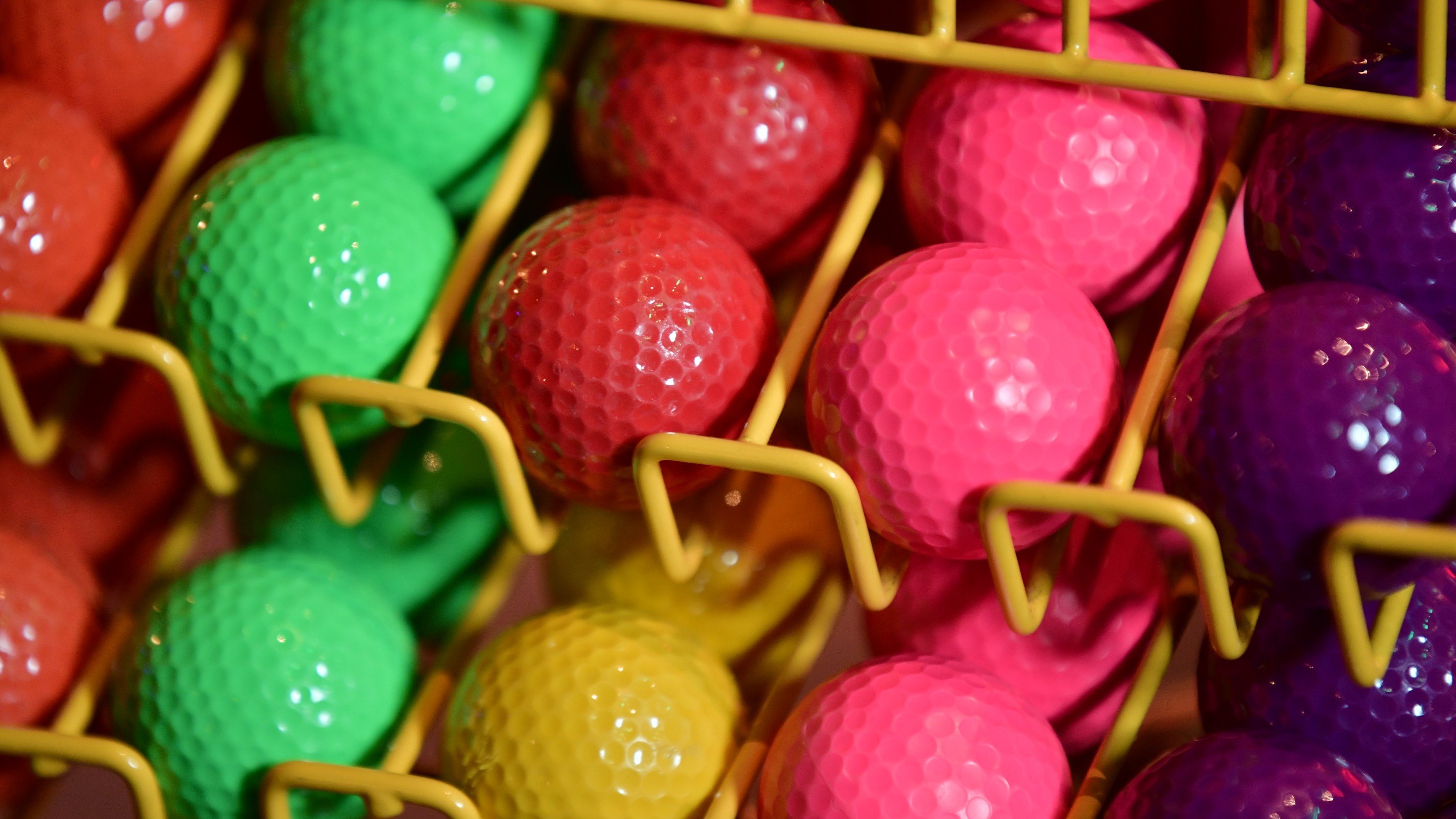 indoor-mini-golf-8-2880x1620.jpg