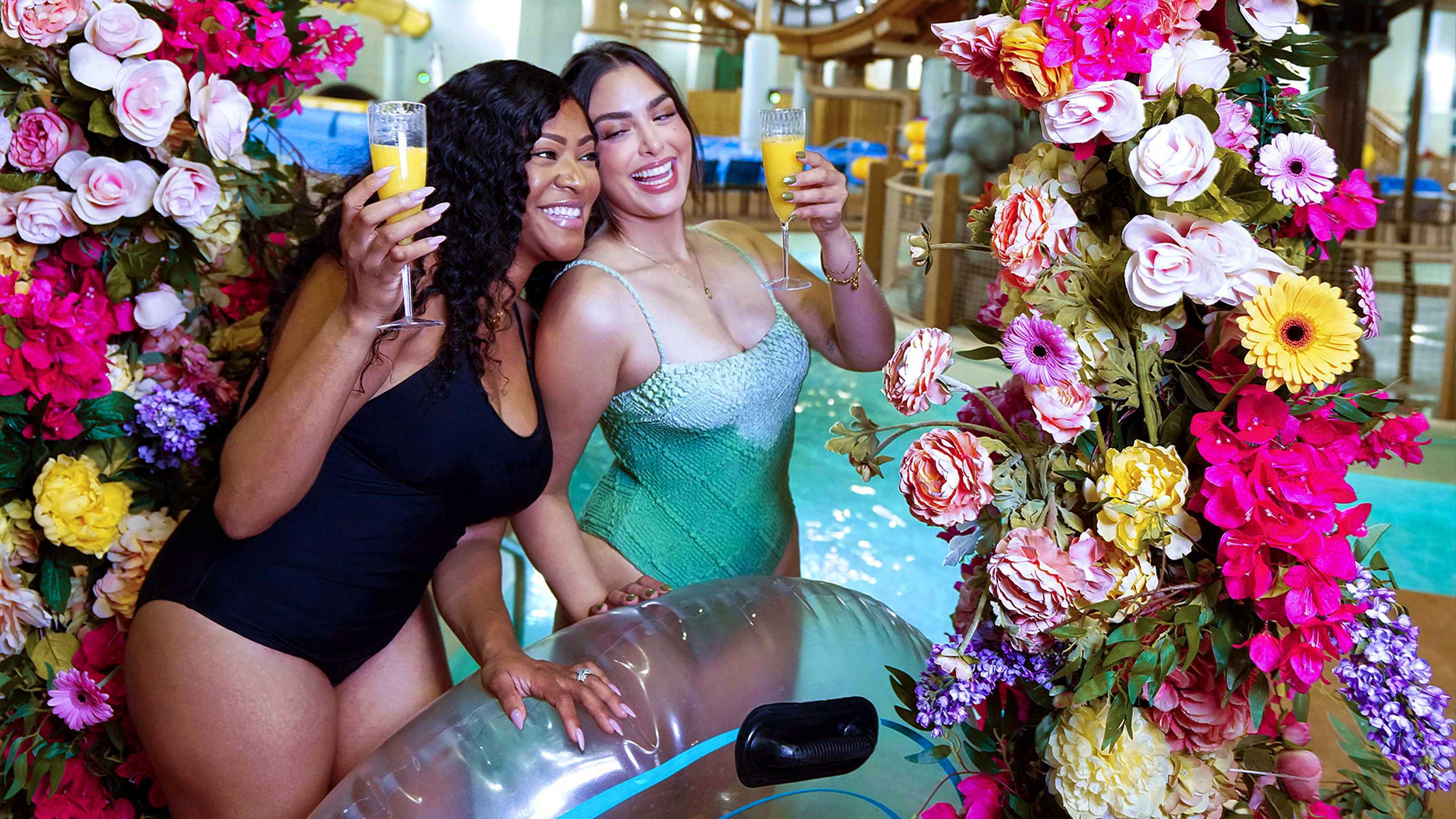 moms enjoying mimosas at great wolf lodge