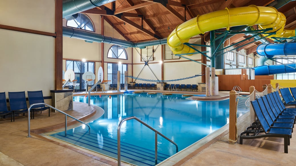 Empty pool at the Kansas Great Wolf Lodge