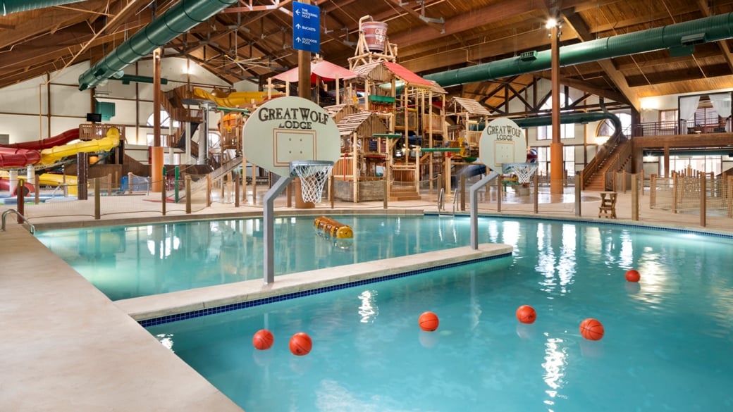 Overview of Sandusky chinook-cove pool