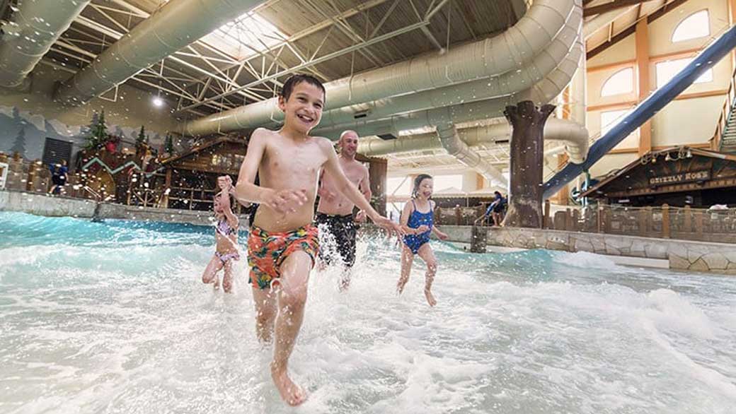 Slap Tail Pond Indoor Wave Pool | Concord Resort | Great Wolf Lodge