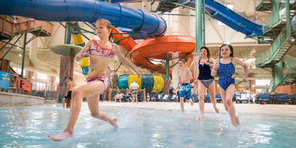 18 Awesome Outdoor & Indoor Water Parks in And Around Los Angeles